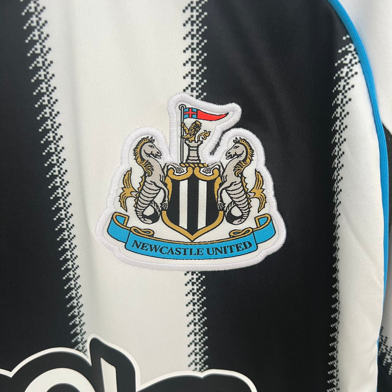 Camisa Newcastle Titular 25/26 - Versão Torcedor